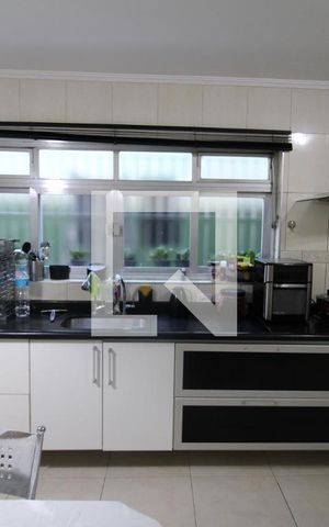 Casa à venda com 150m², 4 quartos e 2 vagasCozinha