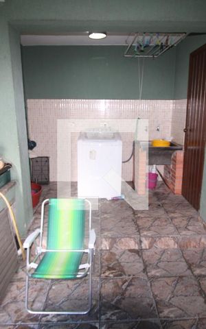 Casa à venda com 150m², 4 quartos e 2 vagasÁrea de Serviço