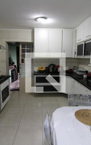 Casa à venda com 150m², 4 quartos e 2 vagasCozinha