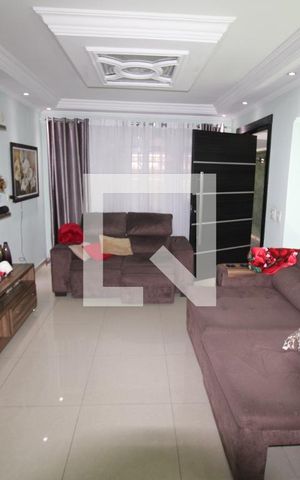 Casa à venda com 150m², 4 quartos e 2 vagasSala