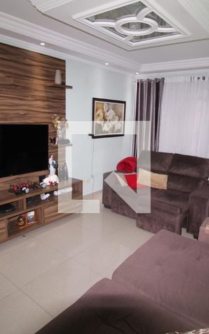 Casa à venda com 150m², 4 quartos e 2 vagasSala