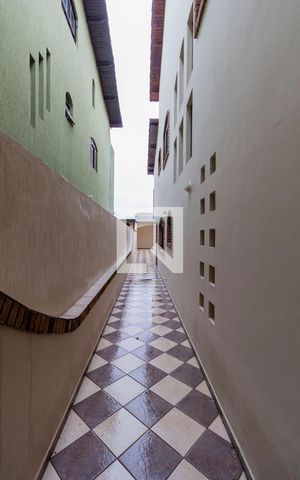 Casa à venda com 150m², 3 quartos e 2 vagas Casa à venda com 150m², 3 quartos e 2 vagasCorredor Externo