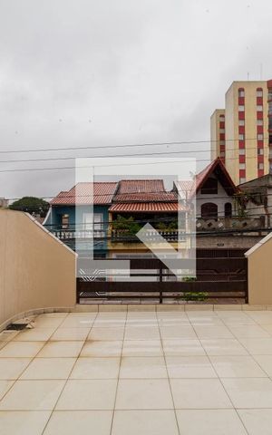 Casa à venda com 150m², 3 quartos e 2 vagas Casa à venda com 150m², 3 quartos e 2 vagasVaranda Quarto 1