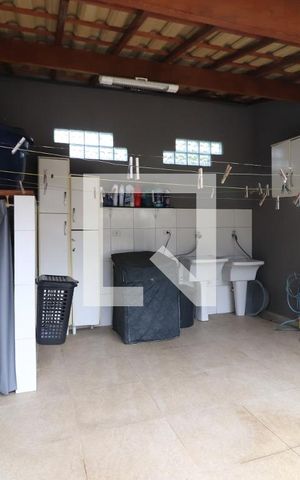 Casa à venda com 208m², 3 quartos e 2 vagasÁrea de Serviço