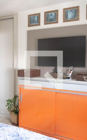 Apartamento à venda com 74m², 2 quartos e 2 vagas Apartamento à venda com 74m², 2 quartos e 2 vagasSuíte