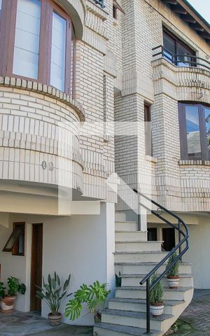 Casa à venda com 205m², 4 quartos e 2 vagasFachada