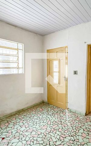 Casa para alugar com 75m², 2 quartos e sem vaga Casa para alugar com 75m², 2 quartos e sem vagaSala