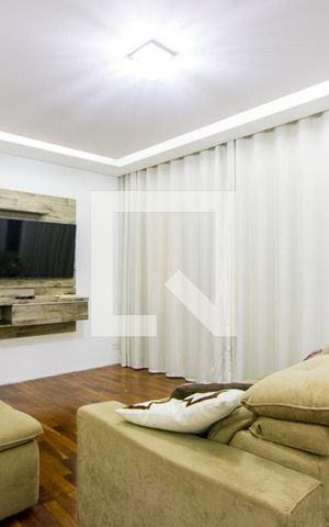 Casa à venda com 170m², 3 quartos e 2 vagas Casa à venda com 170m², 3 quartos e 2 vagasSala