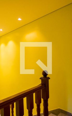 Casa à venda com 170m², 3 quartos e 2 vagas Casa à venda com 170m², 3 quartos e 2 vagasCorredor