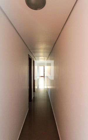 Casa à venda com 300m², 6 quartos e 5 vagasCorredor Casa 02