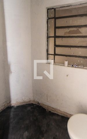Casa à venda com 300m², 6 quartos e 5 vagasBanheiro da garagem