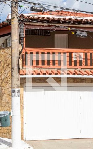 Casa para alugar com 200m², 3 quartos e 2 vagasFachada
