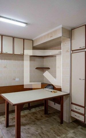 Casa para alugar com 200m², 3 quartos e 2 vagasCozinha