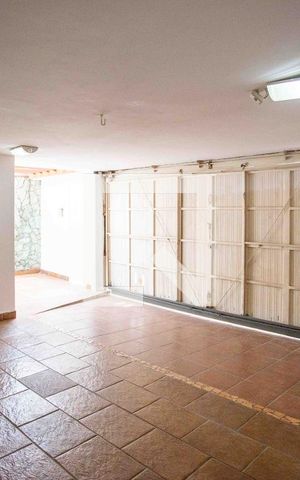 Casa para alugar com 200m², 3 quartos e 2 vagasGaragem