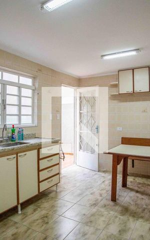 Casa para alugar com 200m², 3 quartos e 2 vagasCozinha