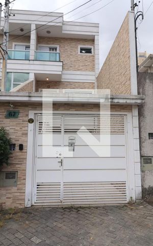 Casa à venda com 140m², 3 quartos e 3 vagasFachada