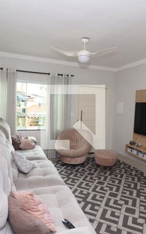 Casa à venda com 140m², 3 quartos e 3 vagasSala de TV
