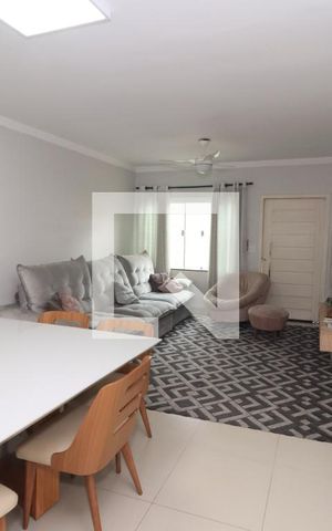 Casa à venda com 140m², 3 quartos e 3 vagasSala de TV