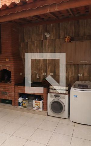 Casa à venda com 140m², 3 quartos e 3 vagasChurrasqueira