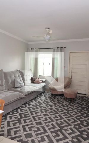 Casa à venda com 140m², 3 quartos e 3 vagasSala de TV
