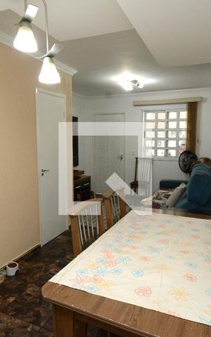 Casa de condomínio à venda com 100m², 3 quartos e 2 vagasSala