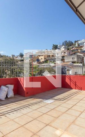 Apartamento à venda com 200m², 3 quartos e 2 vagas Apartamento à venda com 200m², 3 quartos e 2 vagasTerraço