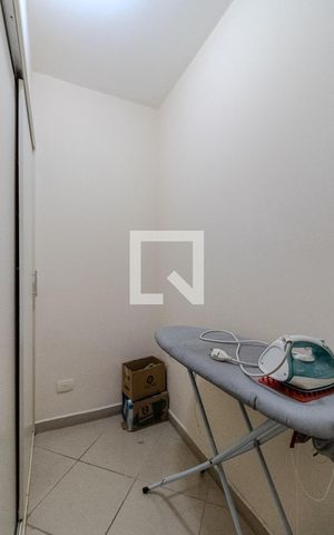 Apartamento à venda com 83m², 3 quartos e 2 vagas Apartamento à venda com 83m², 3 quartos e 2 vagasBanheiro de Serviço