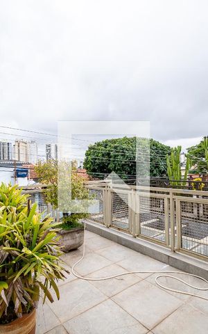 Casa à venda com 170m², 3 quartos e 2 vagas Casa à venda com 170m², 3 quartos e 2 vagasVaranda da Suíte 1