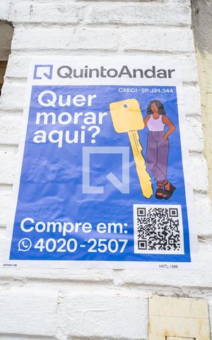 Casa à venda com 170m², 3 quartos e 2 vagas Casa à venda com 170m², 3 quartos e 2 vagasFachada