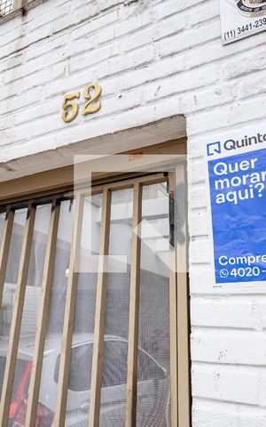 Casa à venda com 170m², 3 quartos e 2 vagas Casa à venda com 170m², 3 quartos e 2 vagasFachada