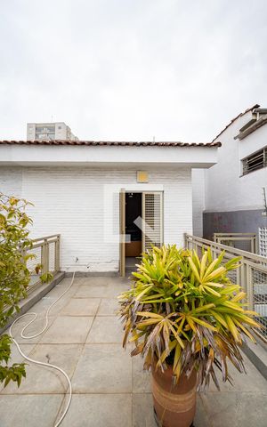 Casa à venda com 170m², 3 quartos e 2 vagas Casa à venda com 170m², 3 quartos e 2 vagasVaranda da Suíte 1
