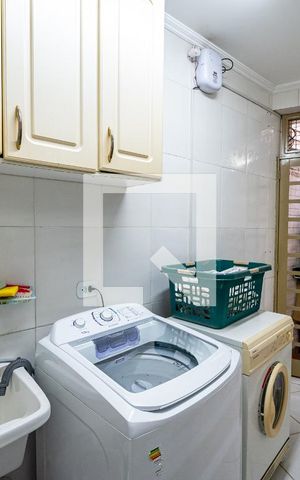 Casa à venda com 170m², 3 quartos e 2 vagas Casa à venda com 170m², 3 quartos e 2 vagasLavanderia