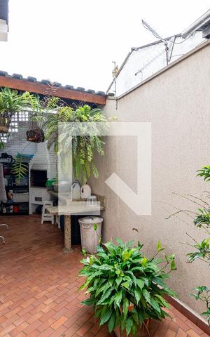 Casa à venda com 170m², 3 quartos e 2 vagas Casa à venda com 170m², 3 quartos e 2 vagasChurrasqueira