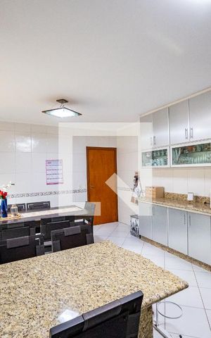 Casa à venda com 170m², 3 quartos e 2 vagas Casa à venda com 170m², 3 quartos e 2 vagasCozinha