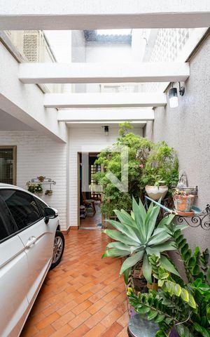 Casa à venda com 170m², 3 quartos e 2 vagas Casa à venda com 170m², 3 quartos e 2 vagasGaragem