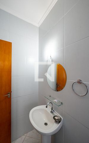 Casa à venda com 170m², 3 quartos e 2 vagas Casa à venda com 170m², 3 quartos e 2 vagasBanheiro da Suíte 2