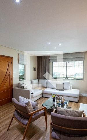 Casa à venda com 170m², 3 quartos e 2 vagas Casa à venda com 170m², 3 quartos e 2 vagasSala