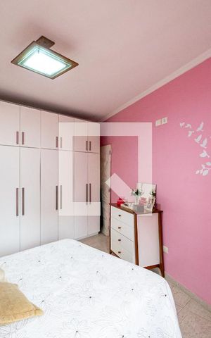 Casa à venda com 170m², 3 quartos e 2 vagas Casa à venda com 170m², 3 quartos e 2 vagasSuíte 3