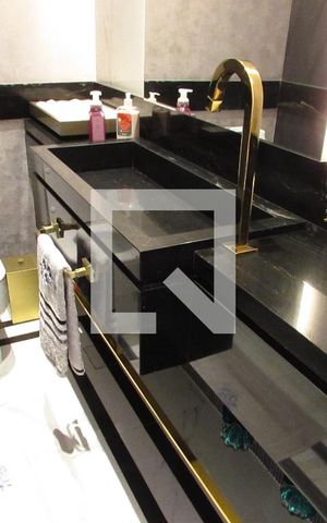 Apartamento à venda com 252m², 4 quartos e 4 vagasBanheiro Social
