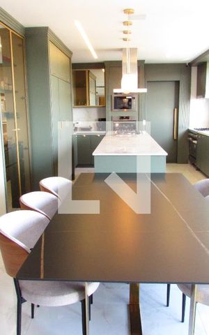 Apartamento à venda com 252m², 4 quartos e 4 vagasCozinha