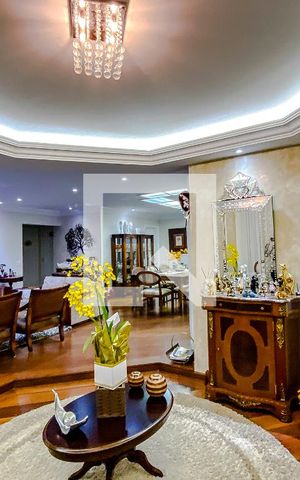 Apartamento à venda com 241m², 4 quartos e 4 vagasSala