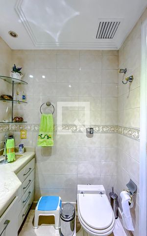 Apartamento à venda com 241m², 4 quartos e 4 vagasBanheiro da Suíte 2