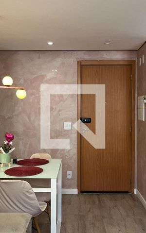 Apartamento à venda com 43m², 2 quartos e 1 vaga Apartamento à venda com 43m², 2 quartos e 1 vagaSala