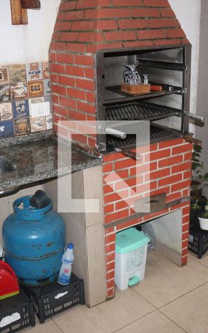 Casa à venda com 191m², 3 quartos e 3 vagasQuintal