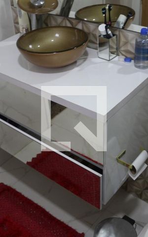 Casa à venda com 191m², 3 quartos e 3 vagasBanheiro da Suíte 1