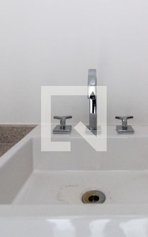 Studio à venda com 26m², 1 quarto e sem vaga Studio à venda com 26m², 1 quarto e sem vagaBanheiro
