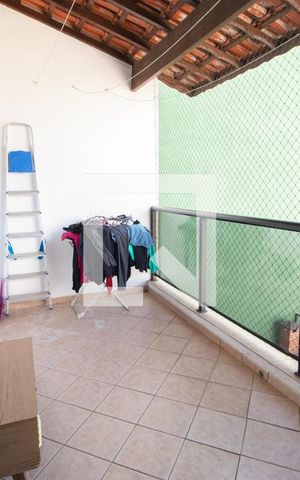 Casa à venda com 351m², 4 quartos e 5 vagas Casa à venda com 351m², 4 quartos e 5 vagasSacada