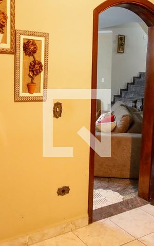 Casa à venda com 475m², 4 quartos e 8 vagas Casa à venda com 475m², 4 quartos e 8 vagasEscritório