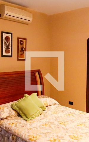 Casa à venda com 475m², 4 quartos e 8 vagas Casa à venda com 475m², 4 quartos e 8 vagasQuarto 2 - Suíte