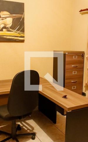 Casa à venda com 475m², 4 quartos e 8 vagas Casa à venda com 475m², 4 quartos e 8 vagasEscritório